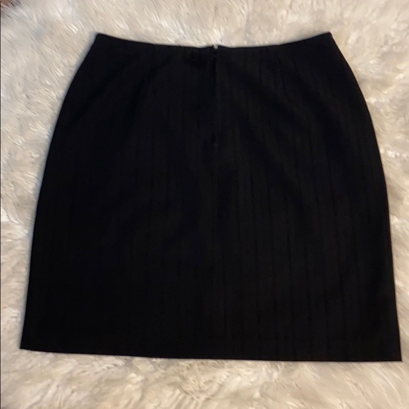MORGAN & CO. SUBTLE STRIPED MIDI SKIRT - Picture 2 of 5
